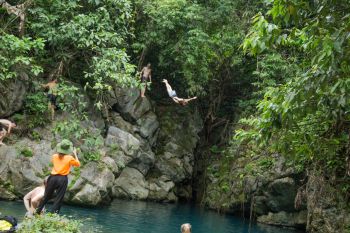 Tour khám phá hang Voi và thung lũng Ma Đa 1 Ngày